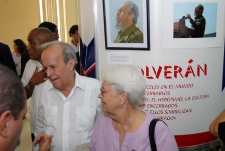 Havana, Oct. 8, 2008 - Opening of the art exhibit Bridge of Solidarity. Pictured here is Ricardo Alarcon president of the Cuban National Assembly and the Mirta Rodriguez mother of Antonio Guerrero. This exhibit features 37 paintings by Antonio Guerrero of people in the solidarity movement in the struggle to free the Cuban 5. Guerrero took the images from photographs by US photographer Bill Hackwell which are also on display. photo:Ricardo/ujc