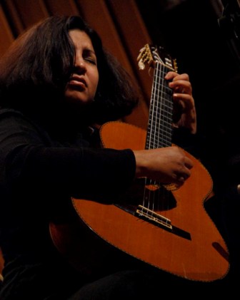 Rosa Matos, guitarrist 