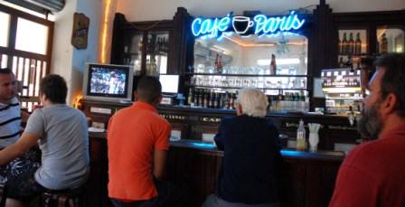 Watching the Classic at the Paris Café in Old Havana (photo by Caridad)