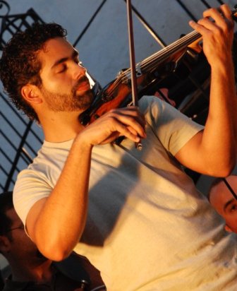 Duamed Colon, violinist of Asi somos