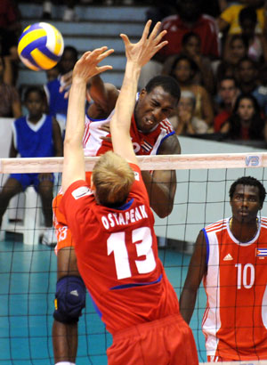 Cuba is tied for first place spirited by the center net play of Robertlandy Simon, the team captain. Photo: www.jit.cu