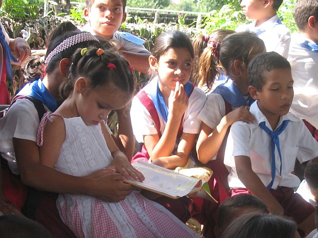  Cuban school children, photo: Dana Lubow