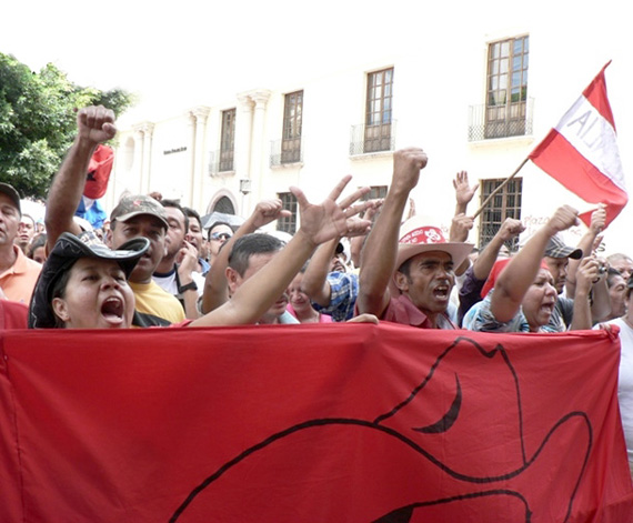 Honduras coup resistance protest.  Photo: Giorgio Trucchi, rel-UITA