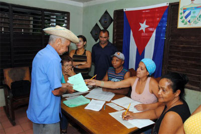 A voterin Granma, Cuba on Sunday February 3, 2013 Photo: Armando Ernesto Contreras Tamayo/AIN