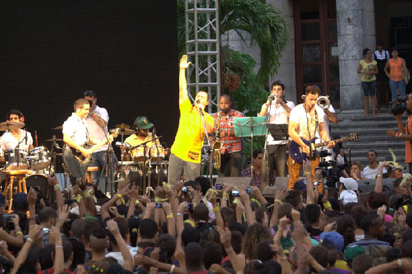 Buena Fe in concert in La Vibora, Havana