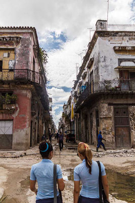 Walking in Old Havana. Photo by HT contributing photographer Juan Suarez.