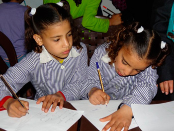 Kids in school in Gaza.  Foto: Julie Webb Pullman