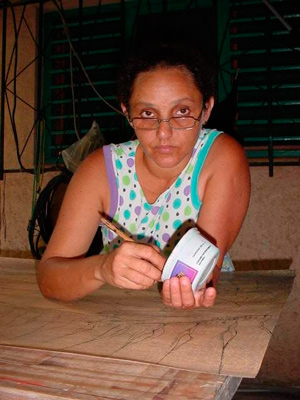 Cuban painter Eidania Perez 