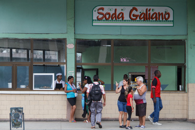 Cafetería de la calle Galiano.  Photo: Juan Suarez