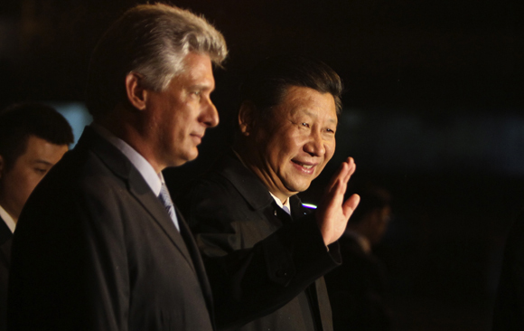 Xi Jinping arriving in Havana on Monday evening. He was welcomed by Cuban VP Diaz-Canel.