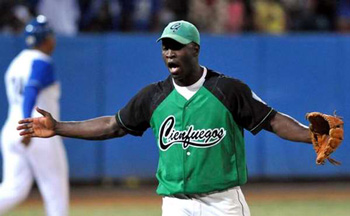 Noelvis Etenza, Cienfuegos pitcher and former teammate of Yasiel Puig.