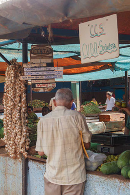 Market stall.  Photo: Juan Suarez