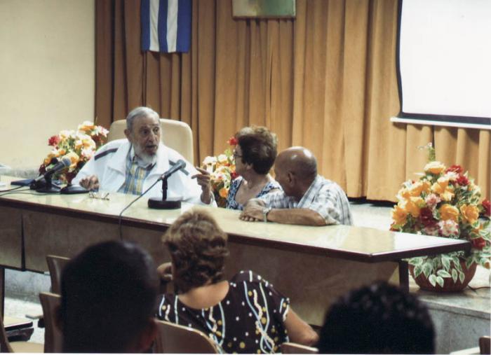 Fidel Castro visited the Food Industry Research Institute