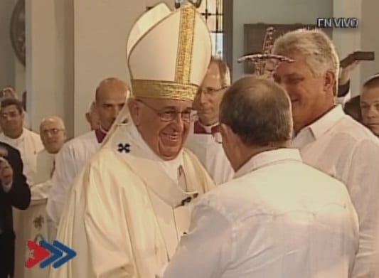 Pope Francis with Cuban President Raul Castro. Observing is VP Miguel Diaz Canel.