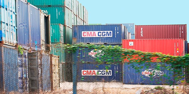 While the government continues to assess and test wholesale markets for the self-employed, Cubans are importing containers to supply the growing domestic market. Photo: Raquel Perez Diaz. 