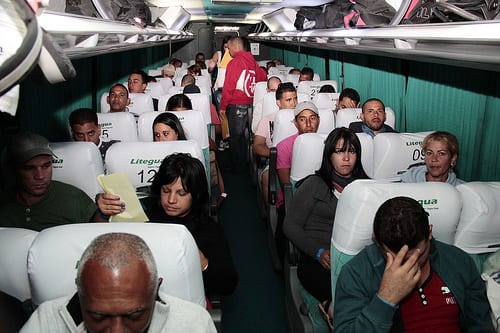 The first group of 180 cubans aboard their flight to El Salvador. Photo: Salvadoran Foreign Ministry
