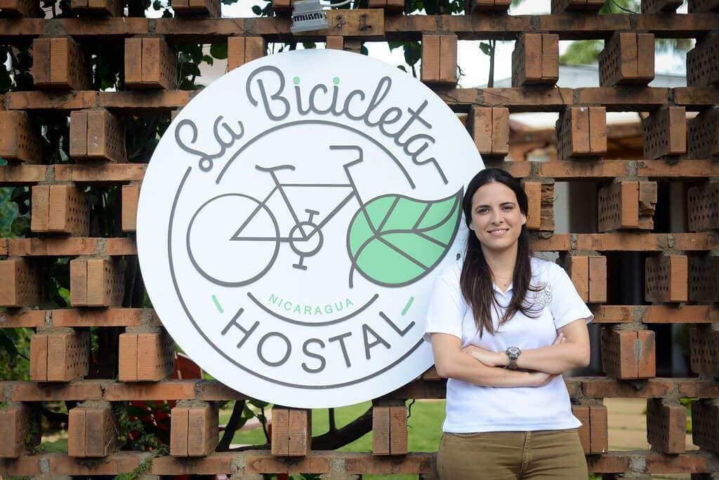 Paola Zúñiga Vijil, co-owner of the Bicicleta [Bicycle] Hostel, places his bets on this platform to draw in a young public that is looking for adventure. Photo: Carlos Herrera / Confidencial