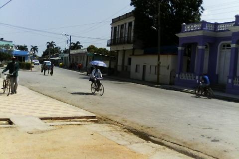 The little trafficked Main Street Mayari. 