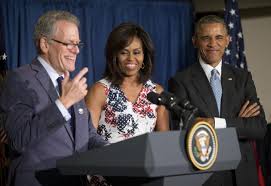 Barack Obama, Jeffrey DeLaurentis, left, and Michelle Obama. Photo: yahoo.com