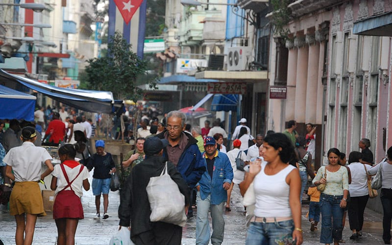 A busy Havana street. Photo: Raquel Perez Diaz