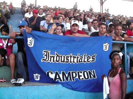 Industriales team fans, Photo: Elio Delgado