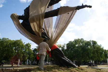 Alberto Lezcay with his monument to Wifredo Lam unveiled during the 10th Havana Biennial