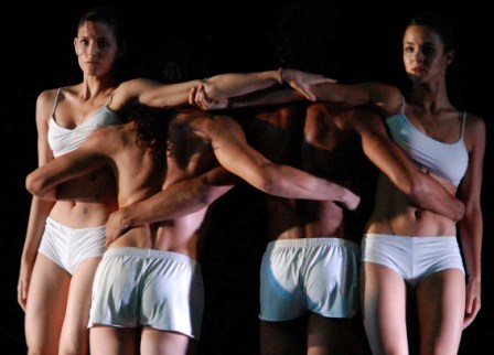 The Contemporary Dance Company of Cuba mixes traditional and avant-guard.