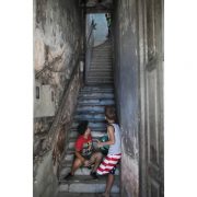 kids-on-the-stairs