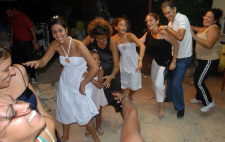 Cubans getting married in Havana