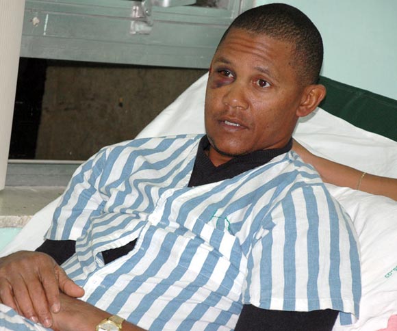 Norge Luis Vera in Hospital Bed. Photo: CubaDebate.cu