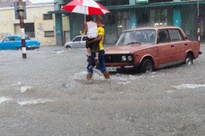 Heavy rains caused some flooding in Havana last week.  Photo: Juan Suarez