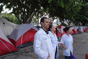 Cuban doctors in Venezuela.  Photo: Caridad