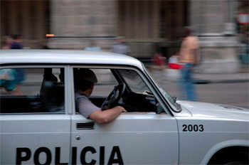 Havana police car.  Photo: Caridad