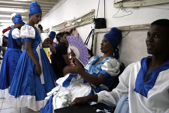 The Okantomí Folk Dance Group in the dressing room.