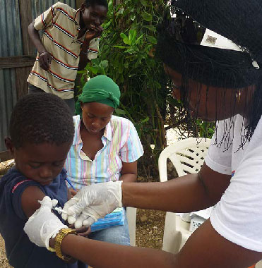 Cuban medical brigades are working in 58 different countries.  Photo: Raquel Perez