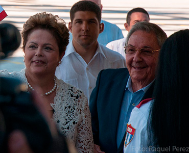 Dilma Rousseff and Raul Castro opened Cuba's biggest project, possible thanks to an 800 million dollar loan from Brazil.