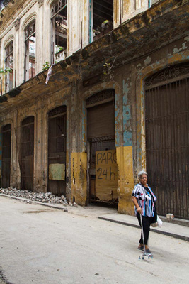 Building in Old Havana.  Photo: Juan Suarez