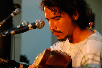 Oscar Sanchez.  Photo: eltaburete.wordpress.com