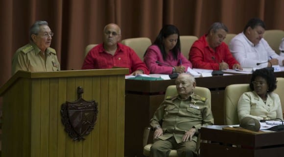 Raul Castro addressing the Cuban parliament on Dec. 29, 2015. Foto: Ismael Francisco/cubadebate.cu