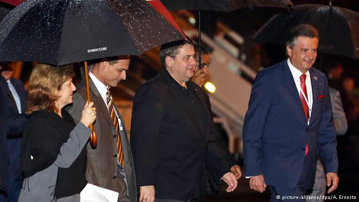 German economy minister Sigmar Gabriel arriving to Cuba. Foto: dpa