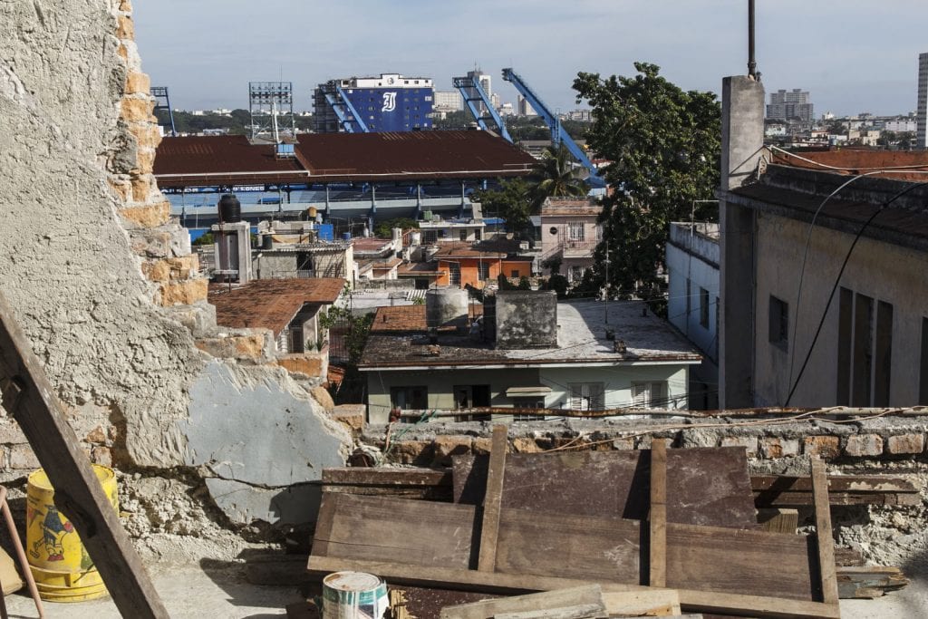 Vista del estadio desde una vivienda multifamiliar