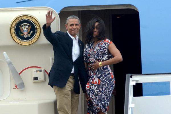 Barack Obama waves goodbye to Cuba. Photo; Juan Pablo Carreras/ACN 