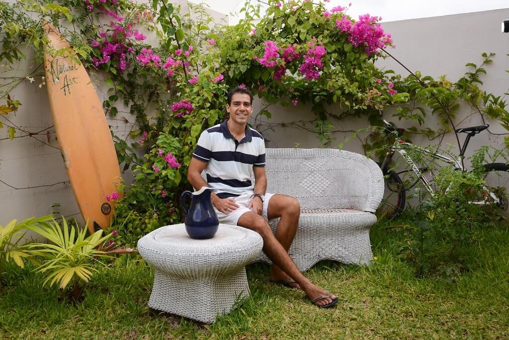 Roger Boniche, a 40-year-old orthodontist, rents out a room in his house to get to know people from other cultures and make some extra money. Photo: Carlos Herrera/confidencial 