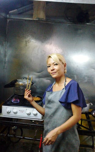 Noriko-Cocinando