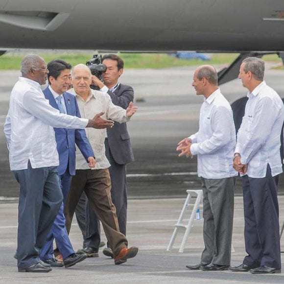 Japanese Prime Minister Shinzo Abe arriving in Cuba on Thursday, September 22.