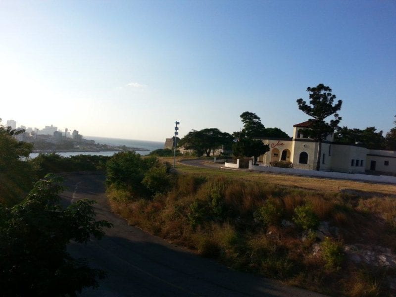 Vista en el camino para subir al Cristo.