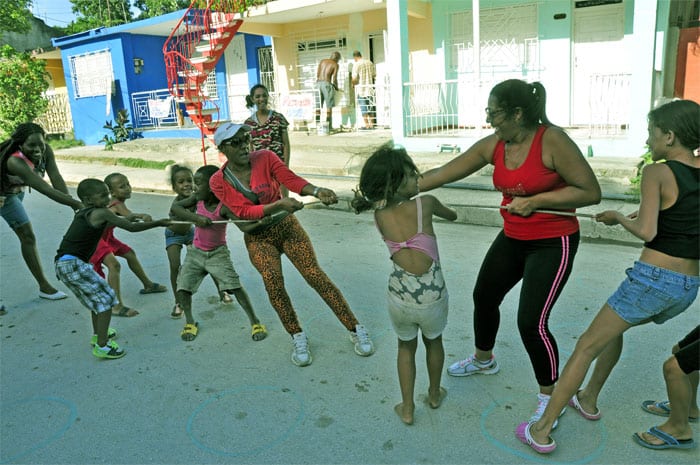 havana-times-summer-in-the-streets-in-guantanamo