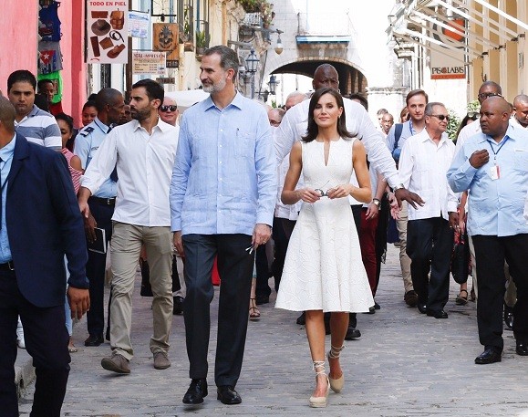 Image result for king and queen of spain in cuba images