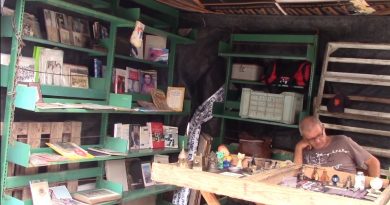 The Situation Faced by Rare Book Vendors in Old Havana (Video) The Situation Faced by Rare Book Vendors in Old Havana (Video)