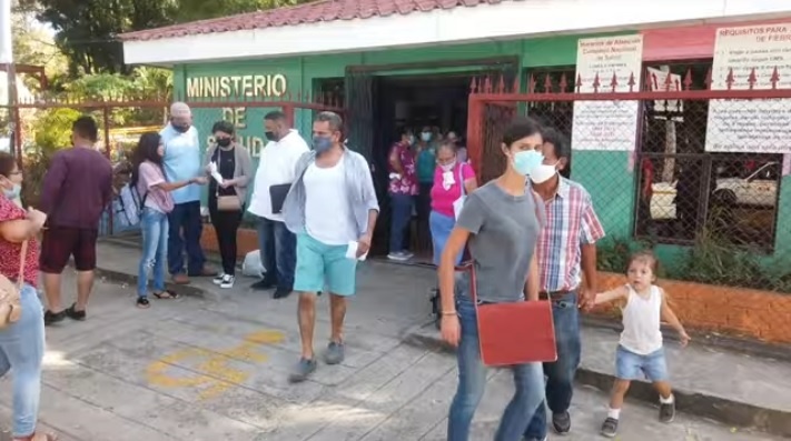 Nicaraguans Demand Decentralizing PCR Tests… - Havana Times